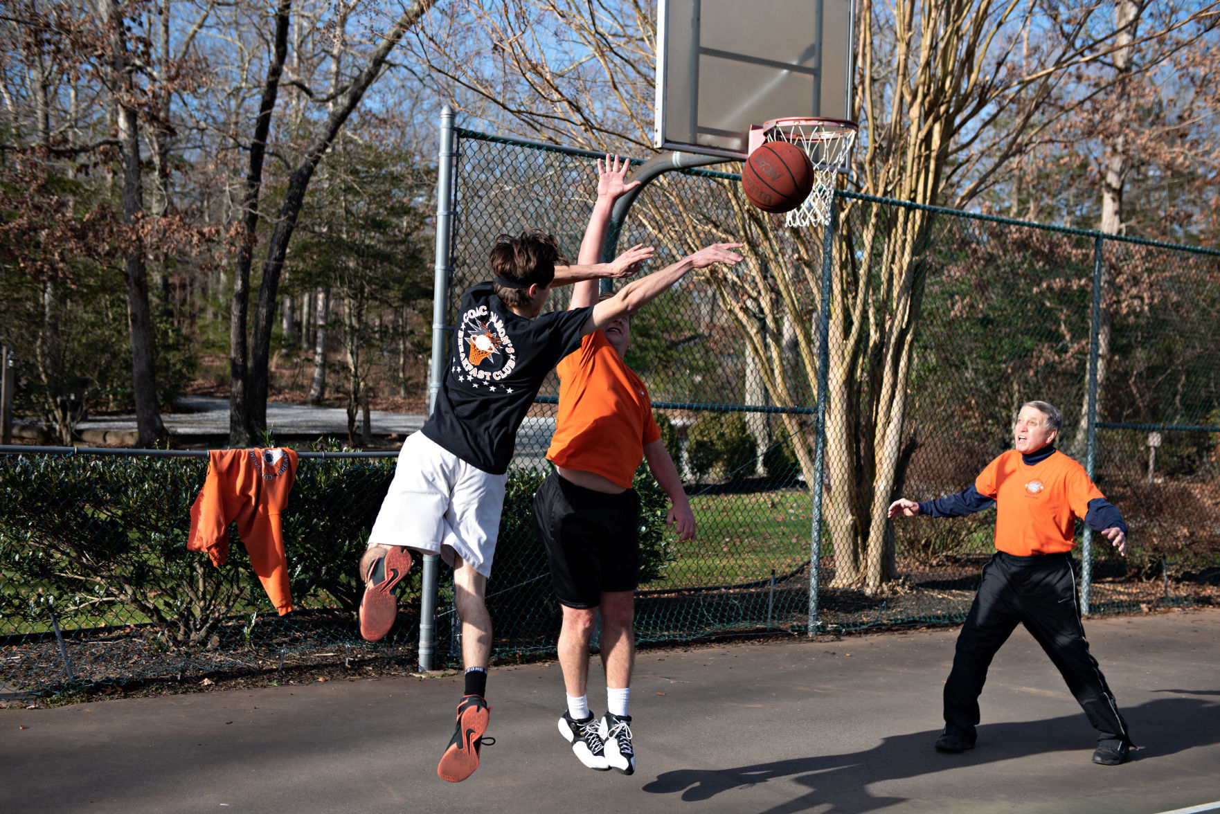 010321_nws_50hoopsclub